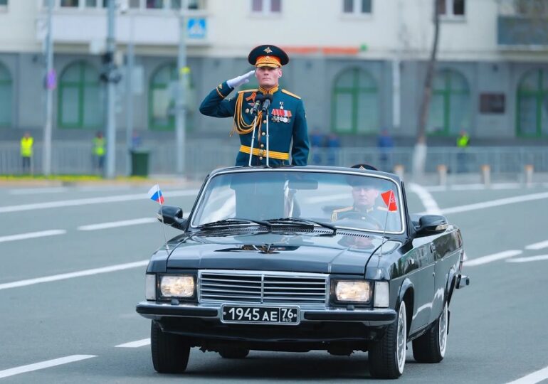 Вячеслав Федорищев поздравил защитника Отечества с днем рождения