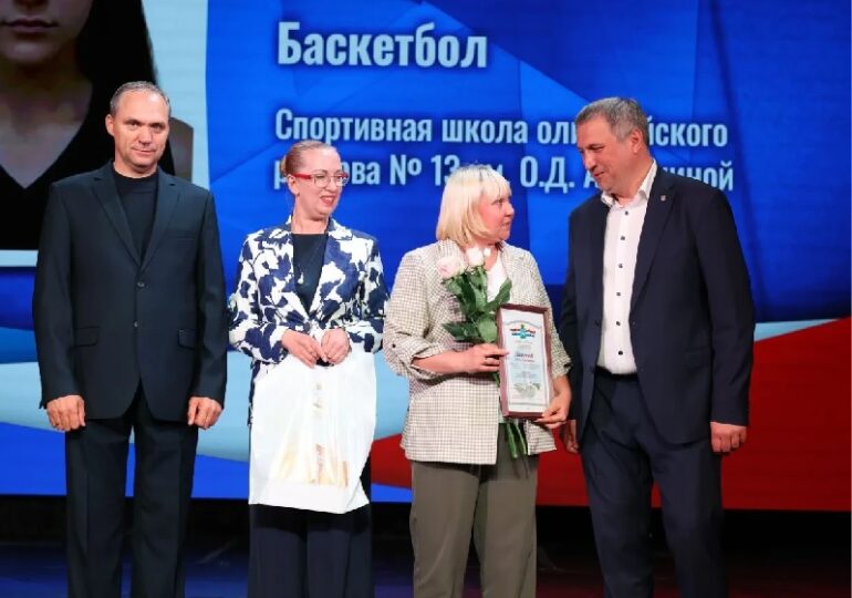Глава Самары Иван Носков вручил стипендии одаренным детям