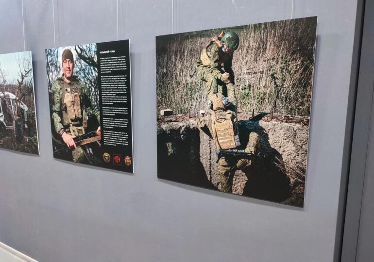 В Самаре открыли фотовыставку солдат и офицеров СВО