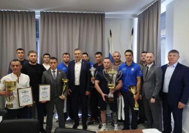 В Самаре поздравили областную команду по следж-хоккею с победой в ВЛЛ