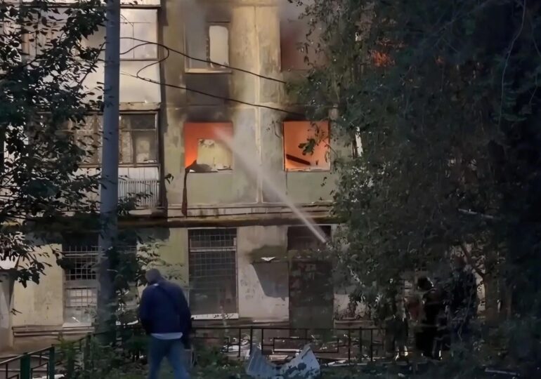 Иван Носков рассказал, что в пожаре на улице 22 Партсъезда №20 повреждено 24 квартиры