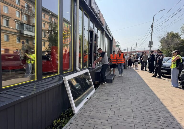 В Самаре сносят торговые павильоны на месте бывшего стадиона «Буревестник»
