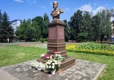 В Самаре открыли памятник Николаю II