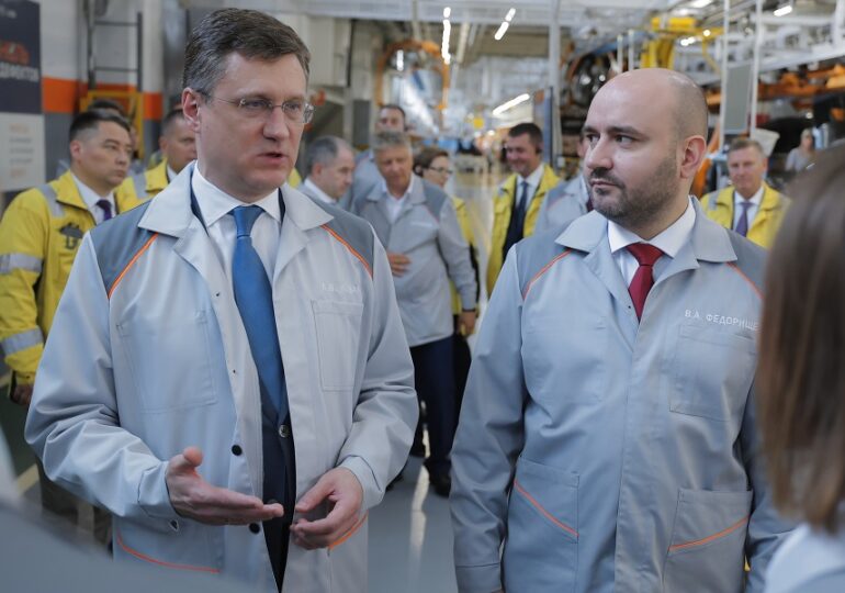 Александр Новак и Вячеслав Федорищев посетили автозавод