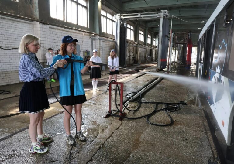 В Самаре более 700 школьников и студентов приступили к работе в летние каникулы