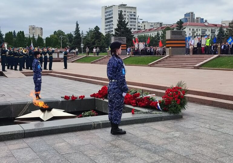 День памяти ветеранов боевых действий отметили на площади Славы