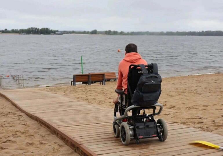 В Самаре оценили работу обновленного адаптивного пляжа