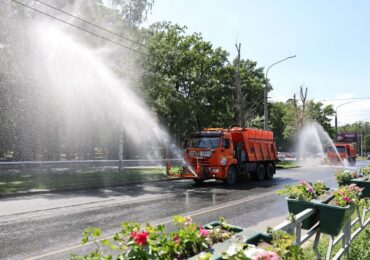 В Самаре усилили полив зеленых насаждений и запустили аэрацию воздуха