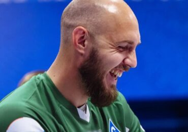 Евгений Фролов продлил контракт с «Крыльями Советов»