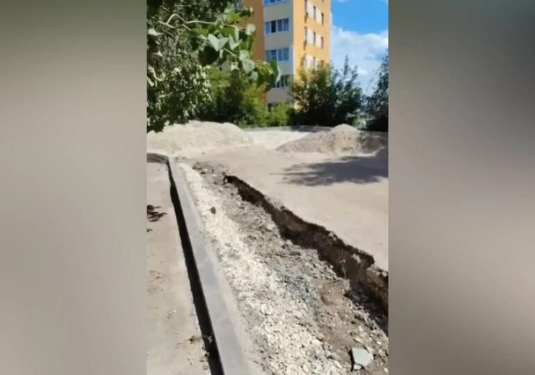В Самаре продолжают благоустраивать двор на Партизанской