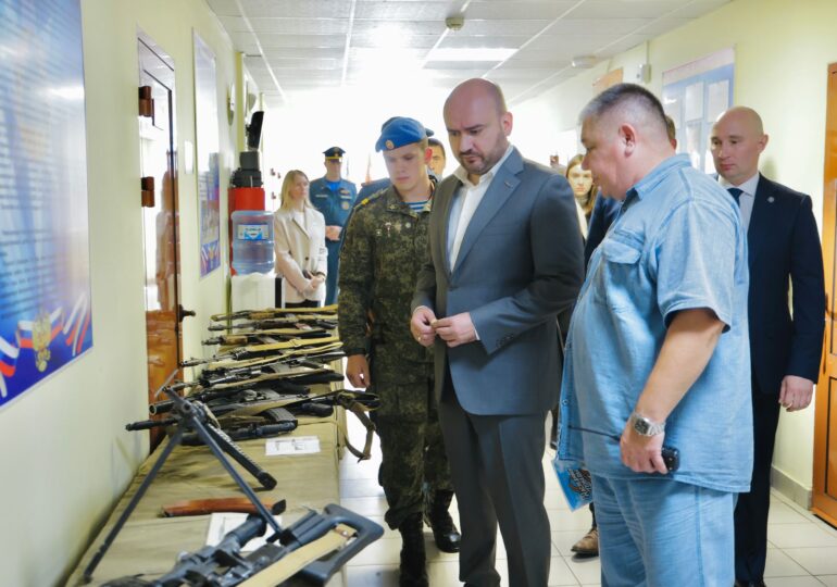 Вячеслав Федорищев наградил победителей военно-спортивной игры «Наследники Победы»