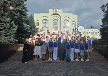 Иван Носков встретился с самарскими творческими коллективами