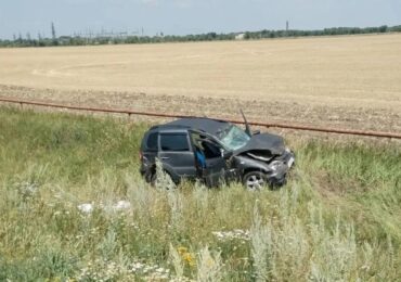 В Приволжском районе внедорожник опрокинулся в кювет