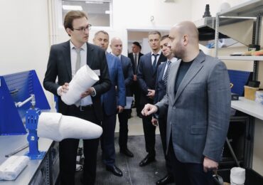 Вячеслав Федорищев посетил протезный центр в Тольятти