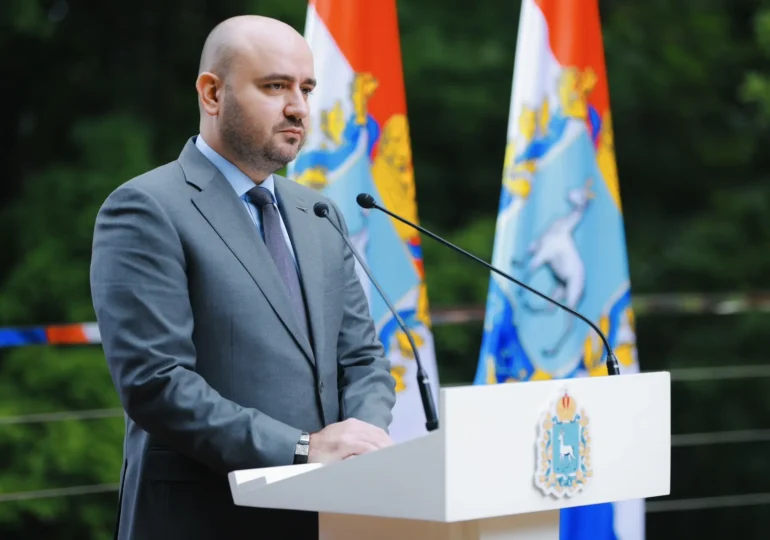 В Самаре юным гражданам вручили паспорта