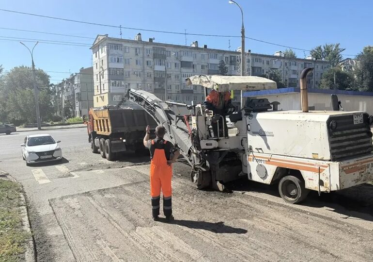 В Самаре ремонтируют дорогу на улице Энтузиастов