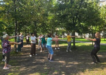 В Самаре провели занятие по гимнастике цигун для пенсионеров