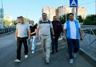 Иван Носков проверил ход ремонта дороги на Дачной в Самаре