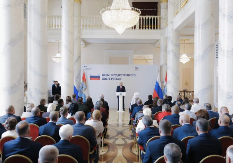 Вячеслав Федорищев вручил госнаграды выдающимся жителям Самарской области