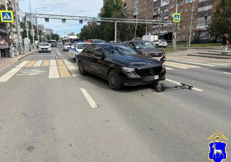 В Октябрьском районе автомобилист сбил мальчика на самокате