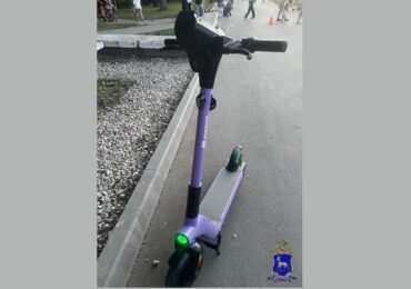 В Самаре юноша на электросамокате сбил ребенка