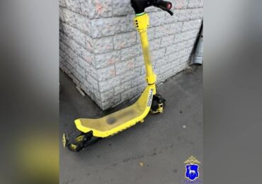 В Самаре сбили девочек на электросамокате