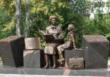 В самарской школе №41 «Гармония» установили скульптуру