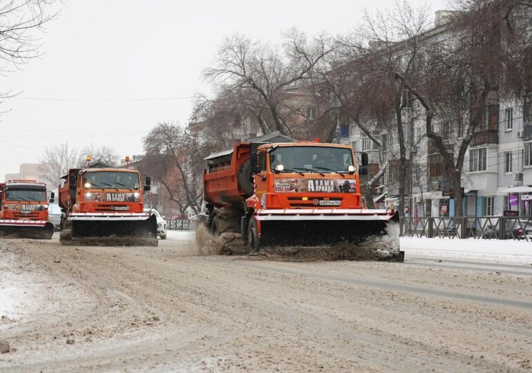 Более 390 единиц спецтехники задействуют в содержании улиц Самары зимой
