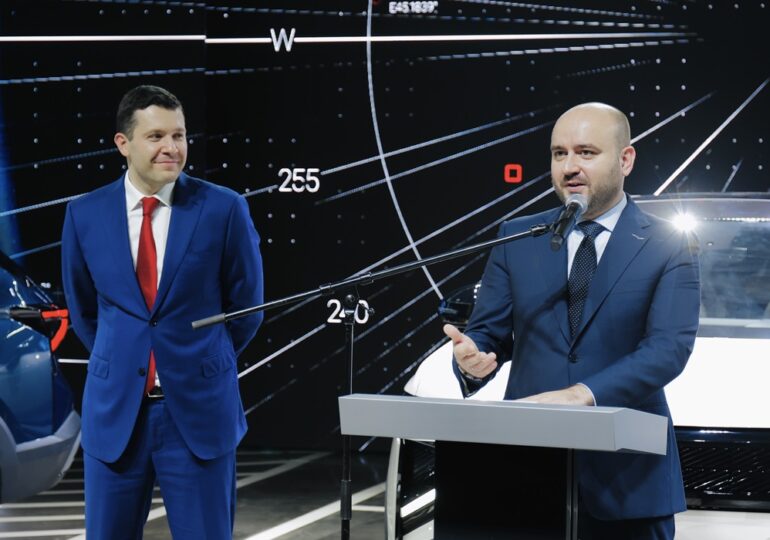 Старт выпуска новой модели автомобиля дал Вячеслав Федорищев