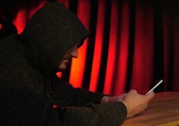 Самарских вдов участников СВО предупредили о новой схеме мошенников