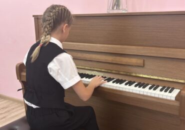 Самарская детская школа искусств №6 обзавелась новыми музыкальными инструментами