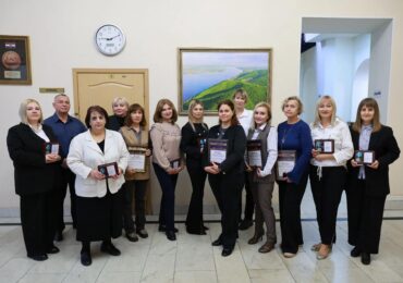 Муниципальным служащим Самары вручили награды